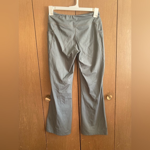 Size M grey flare leggings - Picture 2 of 4